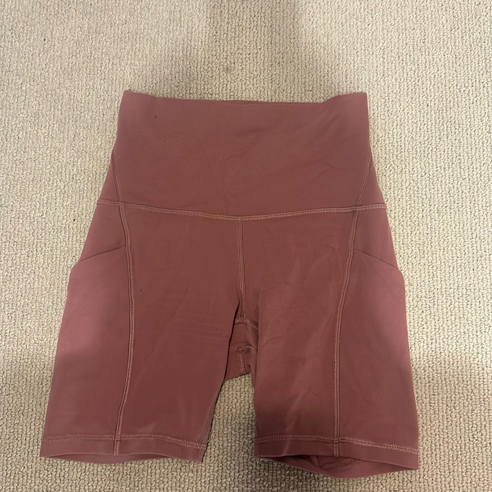 Align 6" Shorts With Pockets Size 2
